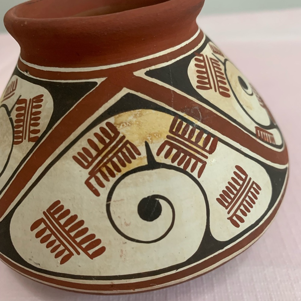 Quibor Lara Pottery Venezuelan Bud Vase Hand Painted - Picture 8 of 8